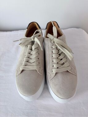 Russell & Bromley Park Up Woman Suede Low-Top Sneakers in Light Beige